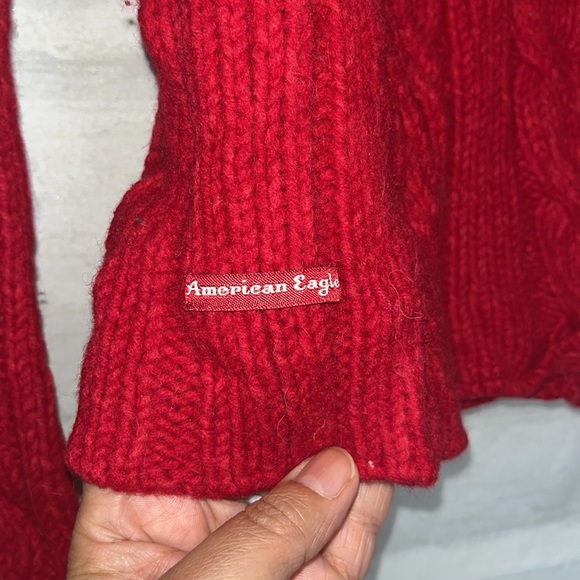American Eagle Outfitter Hooded Winter Knit Sweater Red 100% Lambs Wool Size M - Picture 11 of 15